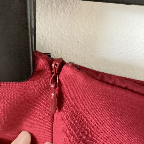 Pre-loved Diane von Furstenberg Red Pencil Skirt - UK Size 6-8 - Picture 8 of 17